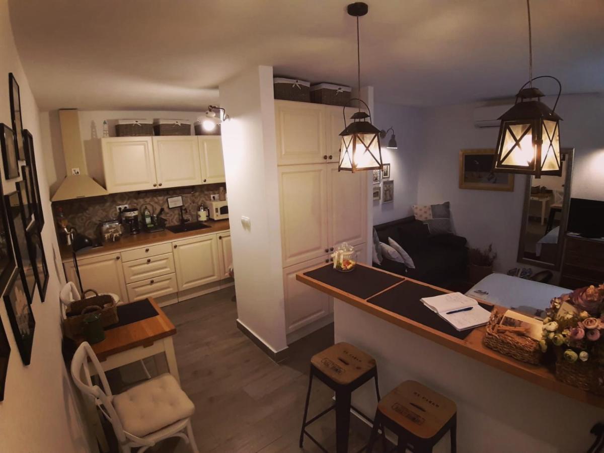 Liza'S Downtown Apartment Hvar Town Buitenkant foto