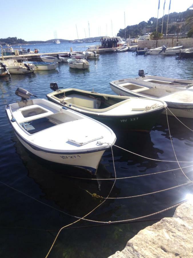 Liza'S Downtown Apartment Hvar Town Buitenkant foto
